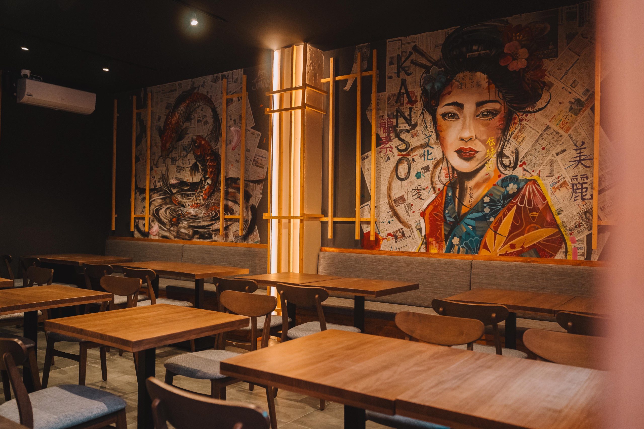 Interior de KANSŌ Taberna Japonesa en Palma
